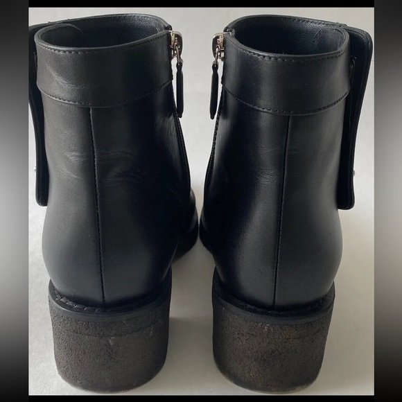 CHANEL Interlocking CC Logo Leather Boots 39 - Picture 10 of 10